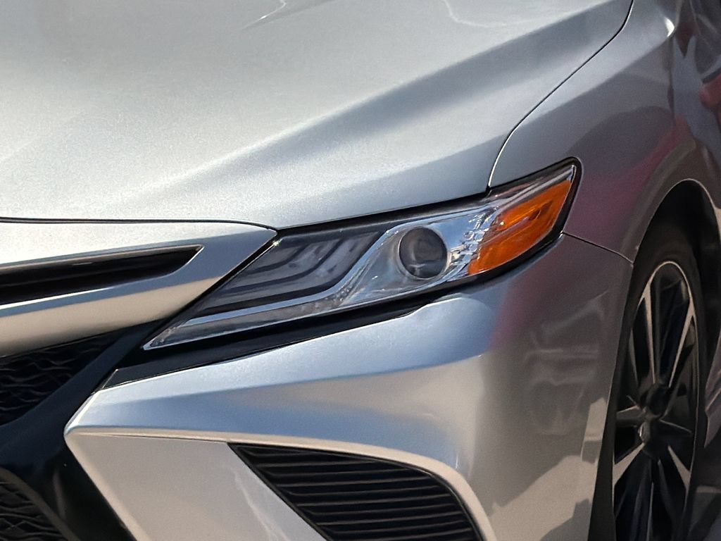 Used 2020 Toyota Camry XSE FWD image 5