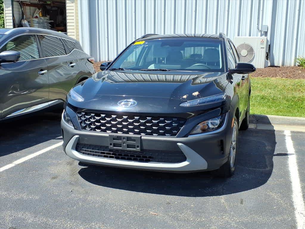 Used 2023 Hyundai Kona SEL w/ Cargo Package AWD/4WD image 2