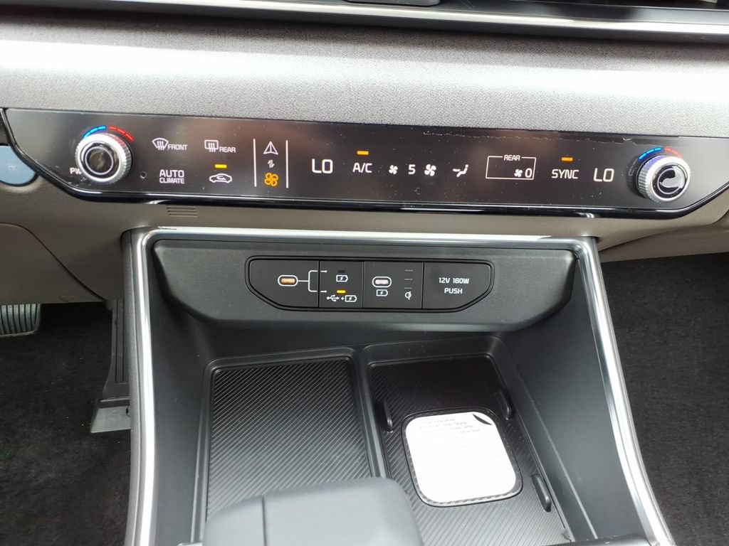 New 2026 Kia Carnival EX FWD image 17