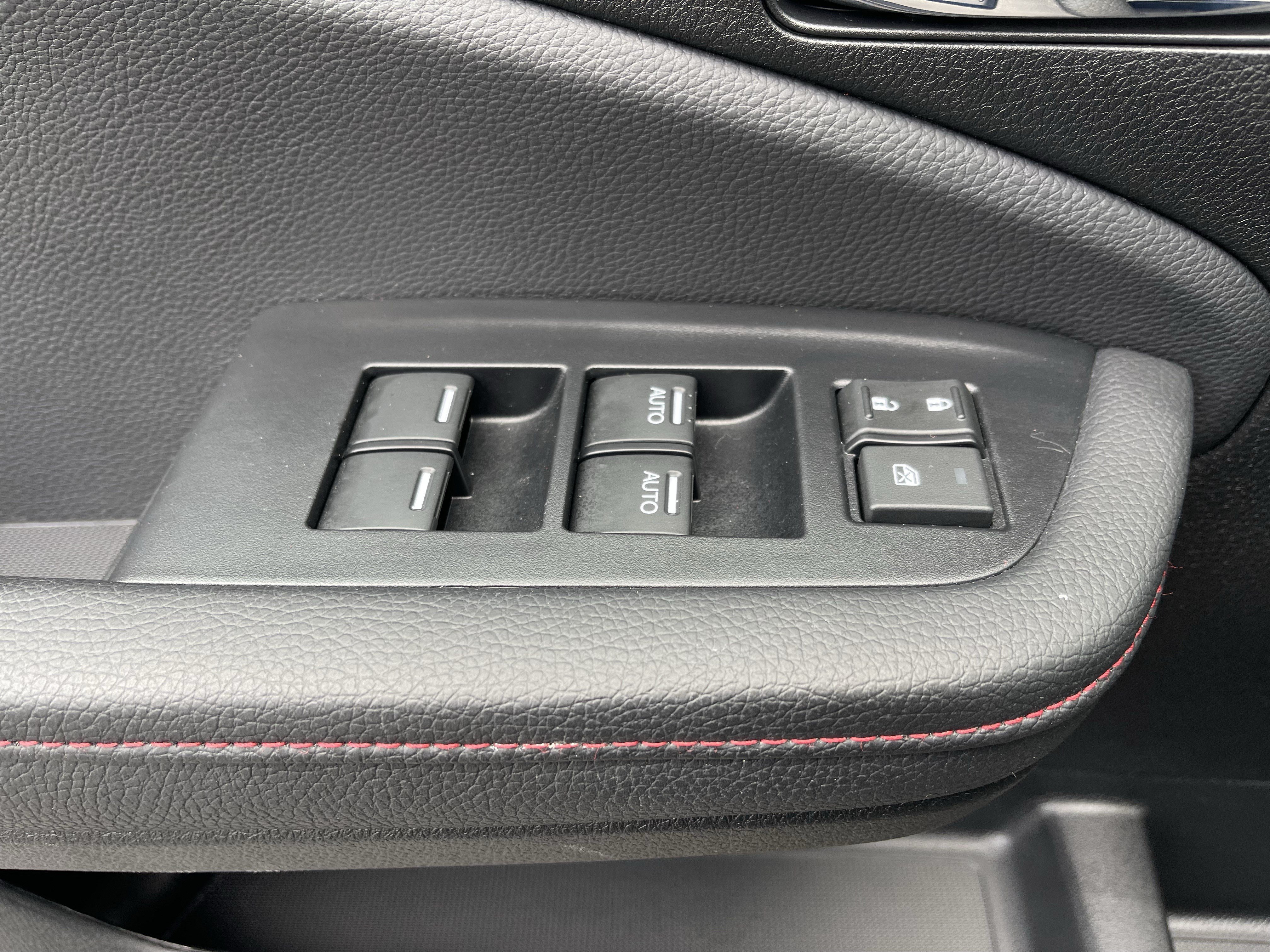 Used 2025 Honda Ridgeline Black Edition image 11