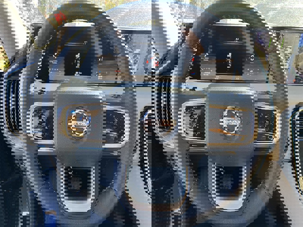 Certified 2025 Nissan Armada Platinum image 7