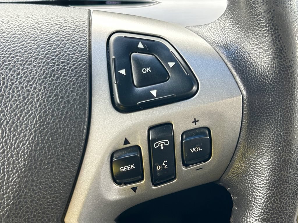 Used 2015 Ford Taurus SEL FWD image 29