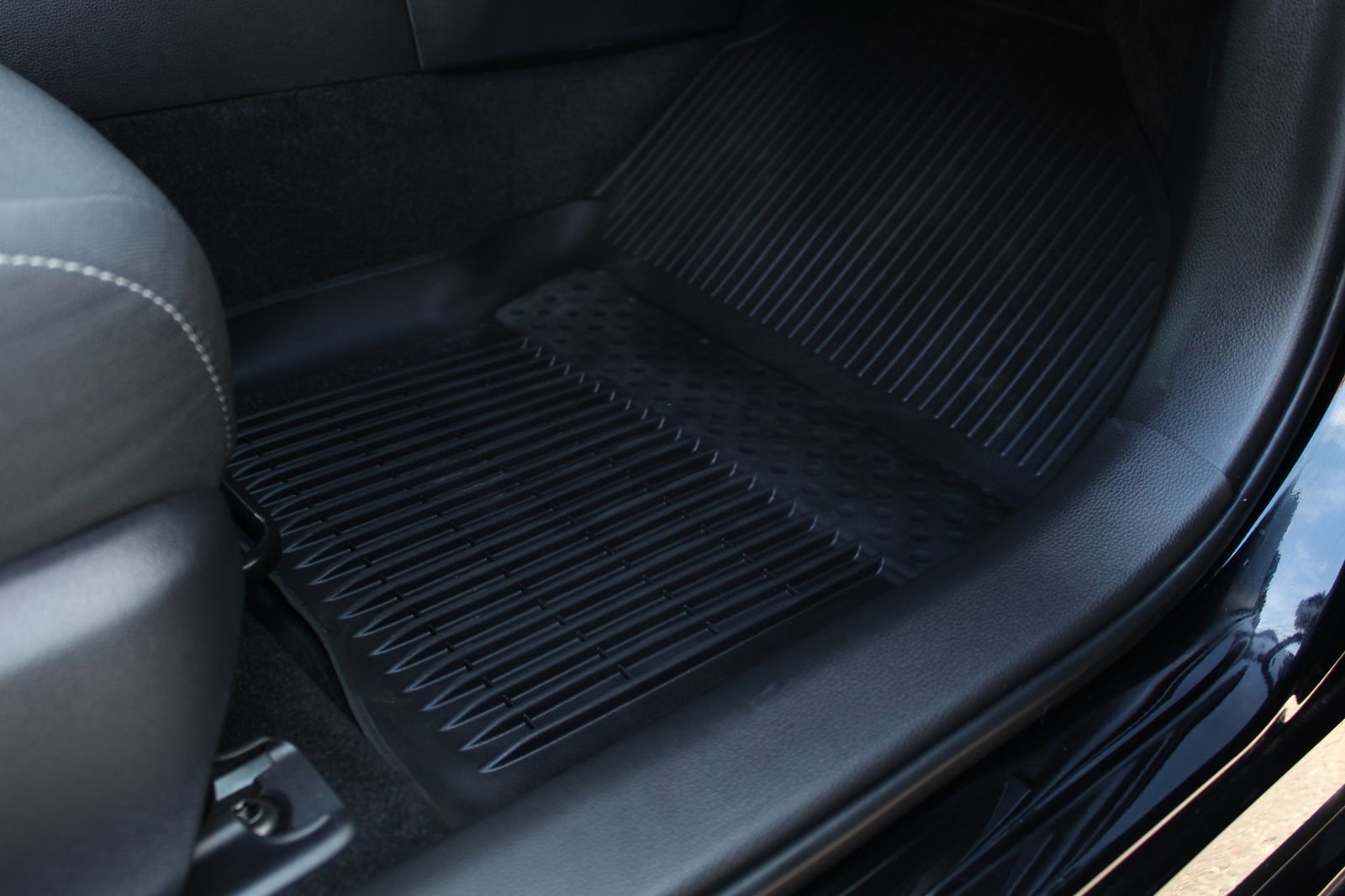 Used 2025 Toyota Corolla SE image 20