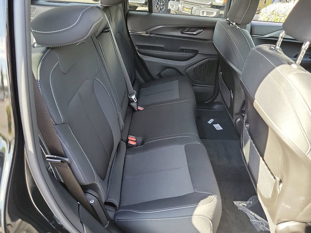 New 2025 Jeep Grand Cherokee Laredo X image 16