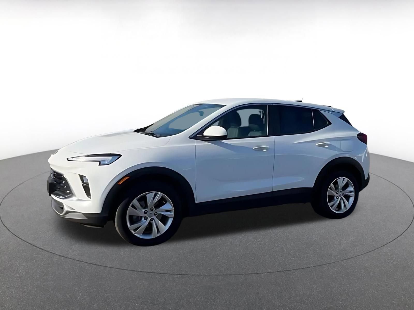 Used 2025 Buick Encore GX Preferred AWD/4WD image 8