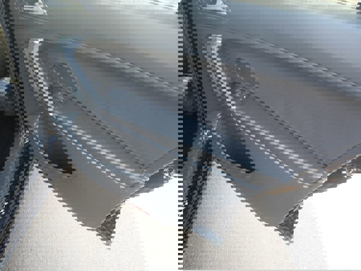 Used 2020 Volkswagen Tiguan SEL image 27