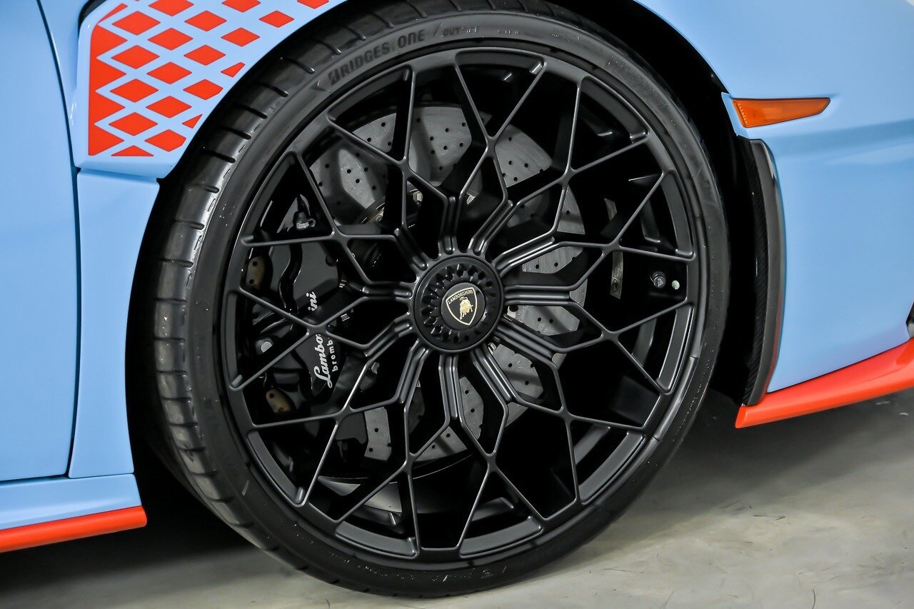Used 2022 Lamborghini Huracan STO RWD image 17