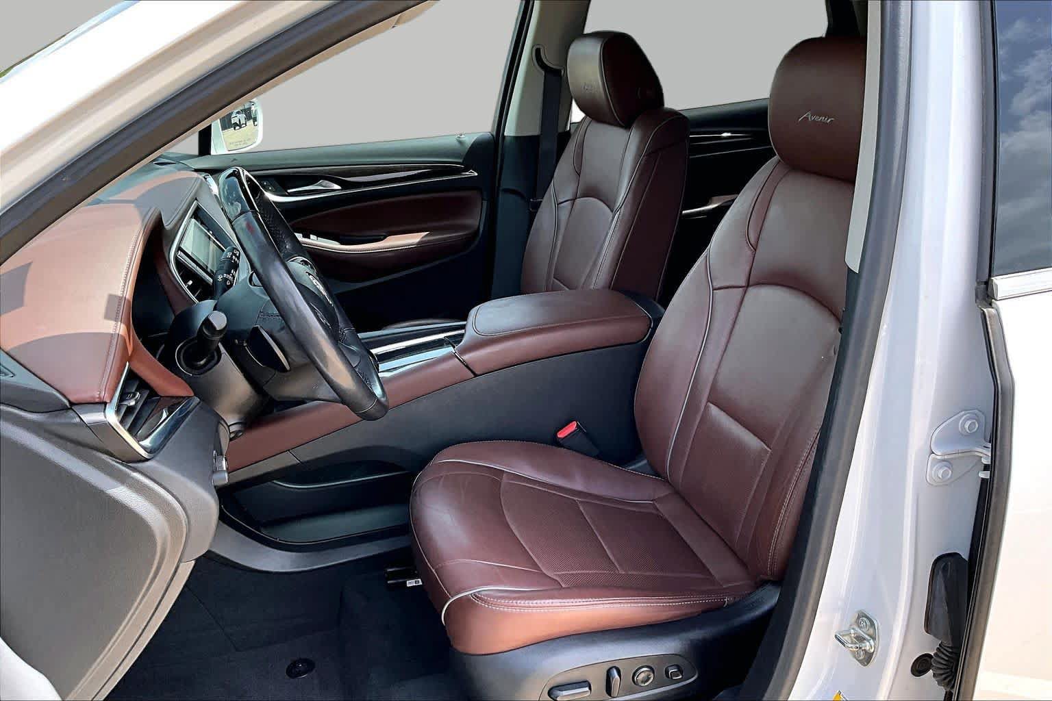 Used 2020 Buick Enclave Avenir w/ Avenir Technology Package FWD image 8