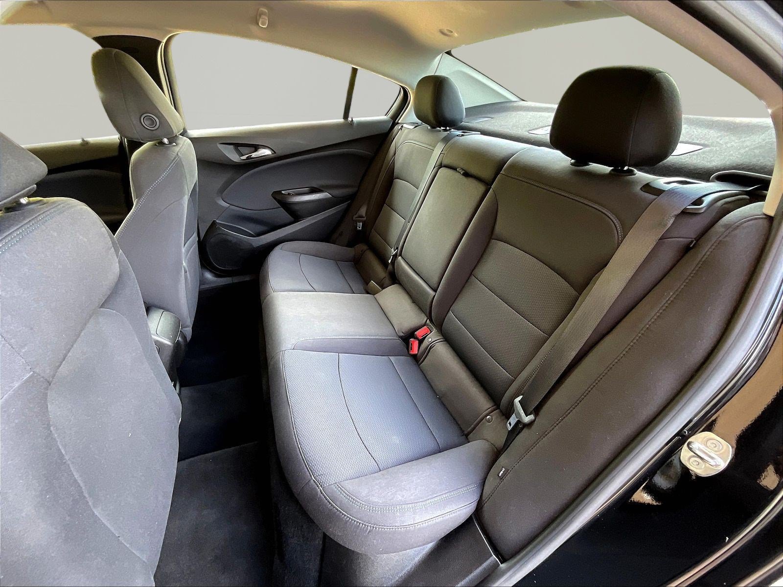 Used 2018 Chevrolet Cruze LT FWD image 21
