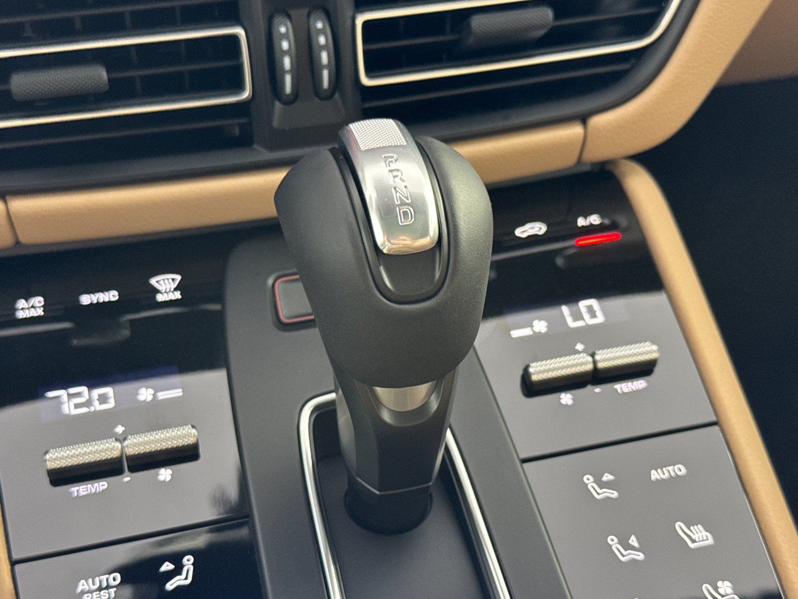 Certified 2026 Porsche Macan AWD/4WD image 25
