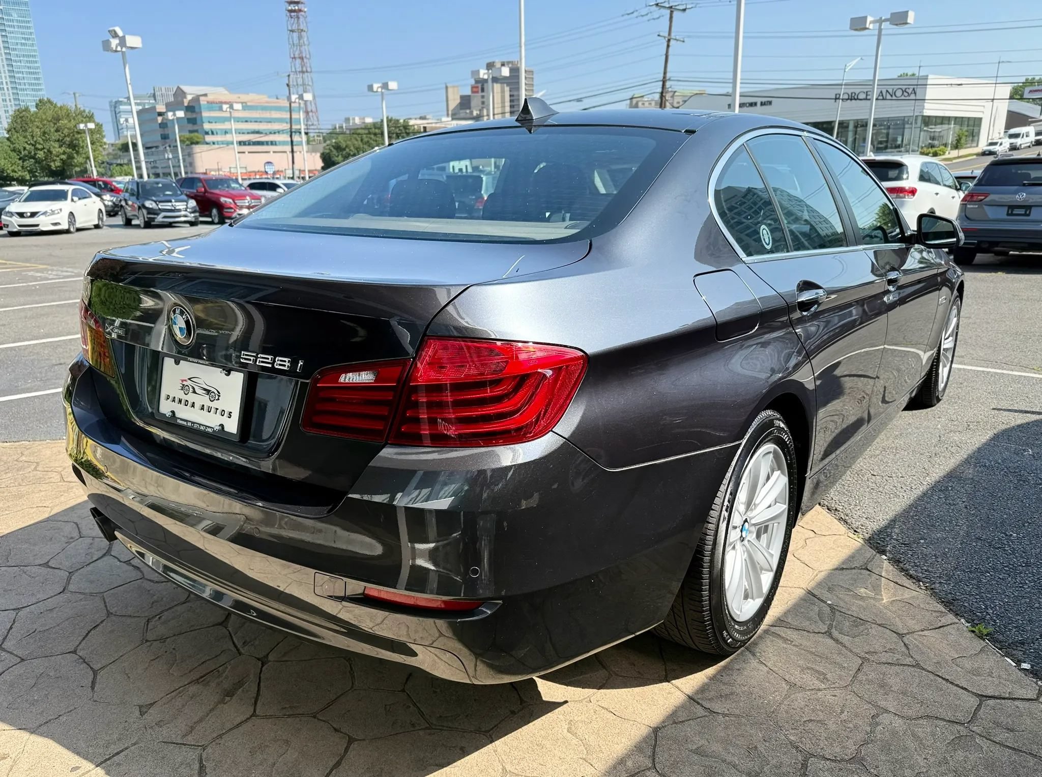 Used 2014 BMW 528i xDrive Sedan AWD/4WD image 7