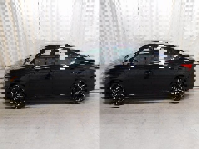 Used 2024 Nissan Altima 2.5 SR image 2