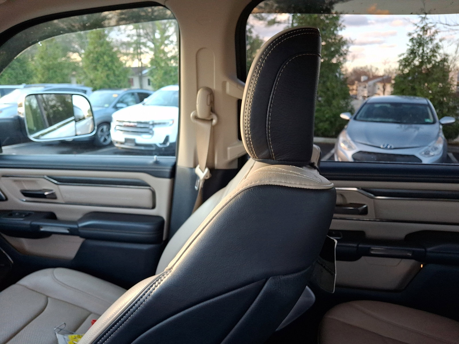 Used 2020 RAM 1500 Limited image 17