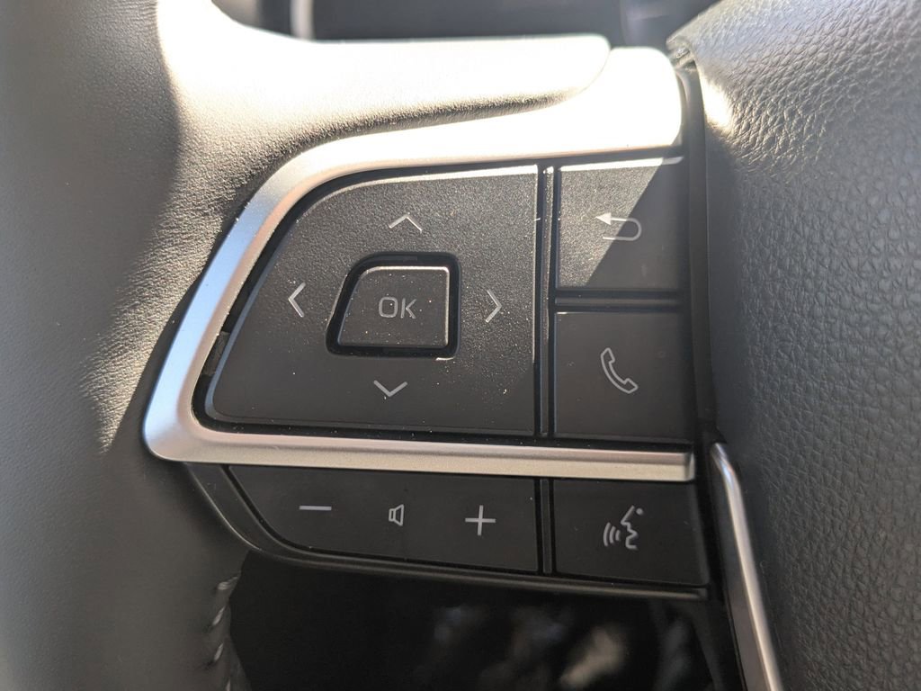 Used 2024 Toyota Highlander Limited image 15