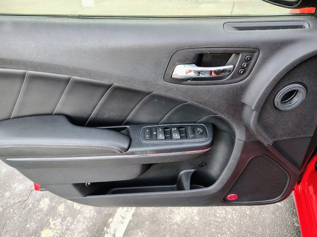 Used 2014 Dodge Charger R/T image 9
