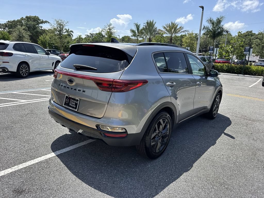 Used 2022 Kia Sportage Nightfall Edition FWD image 3