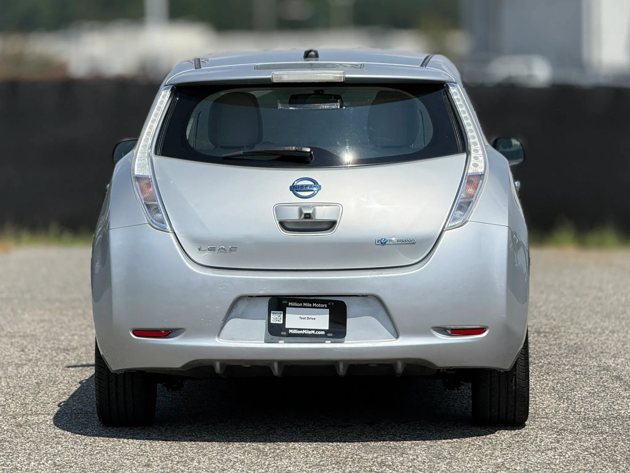 Used 2012 Nissan Leaf SL w/ Recycling/Organizational Pkg FWD image 4