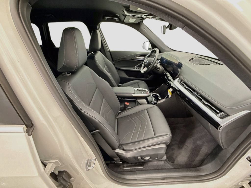 Used 2025 BMW X1 xDrive28i AWD/4WD image 17