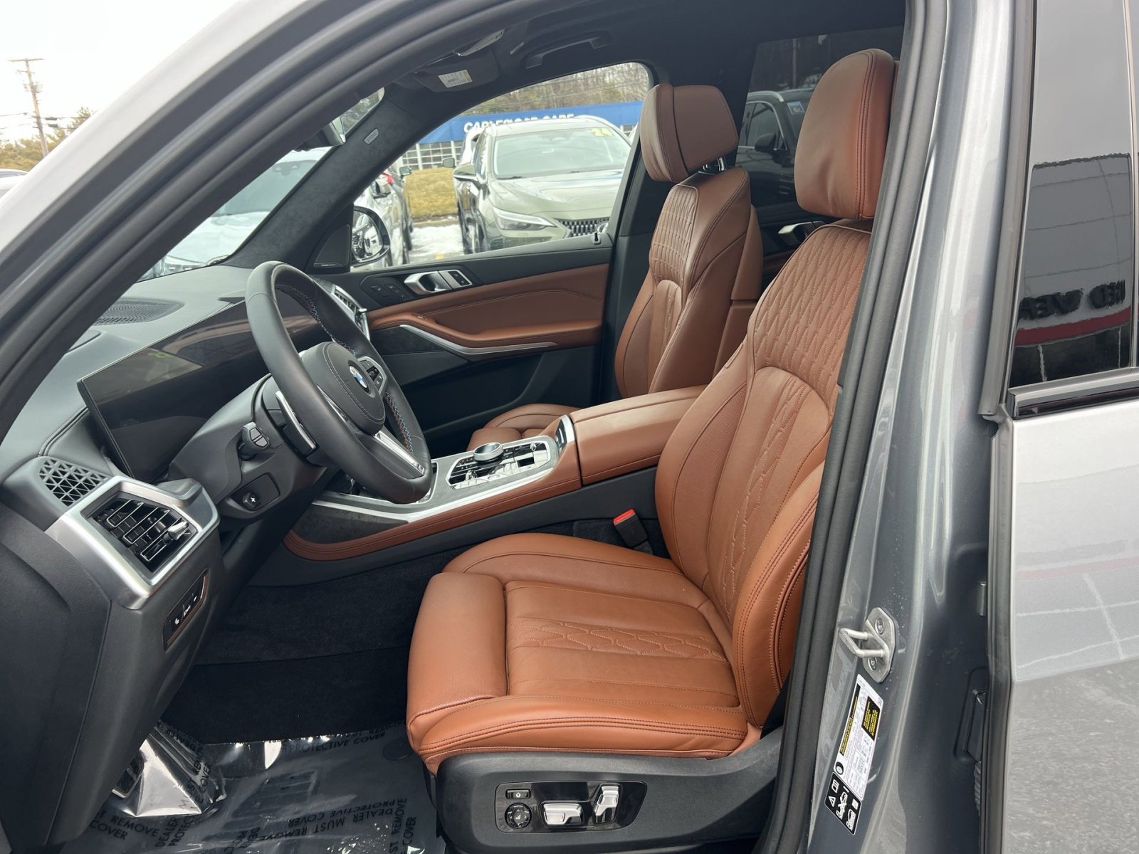 Used 2024 BMW X7 M60i w/ Executive Package image 13