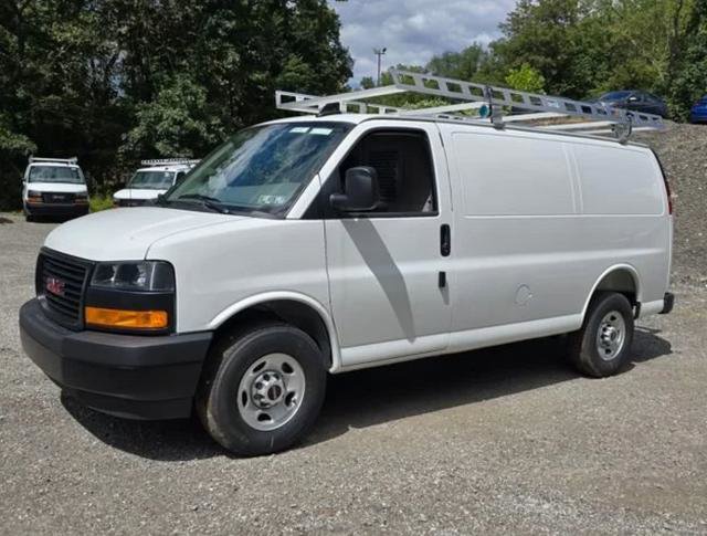 New 2025 GMC Savana 3500 w/ Power Convenience Package RWD video 2