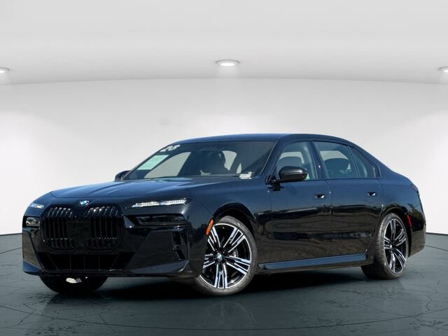 Used 2023 BMW 760i xDrive w/ Executive Package AWD/4WD image 2