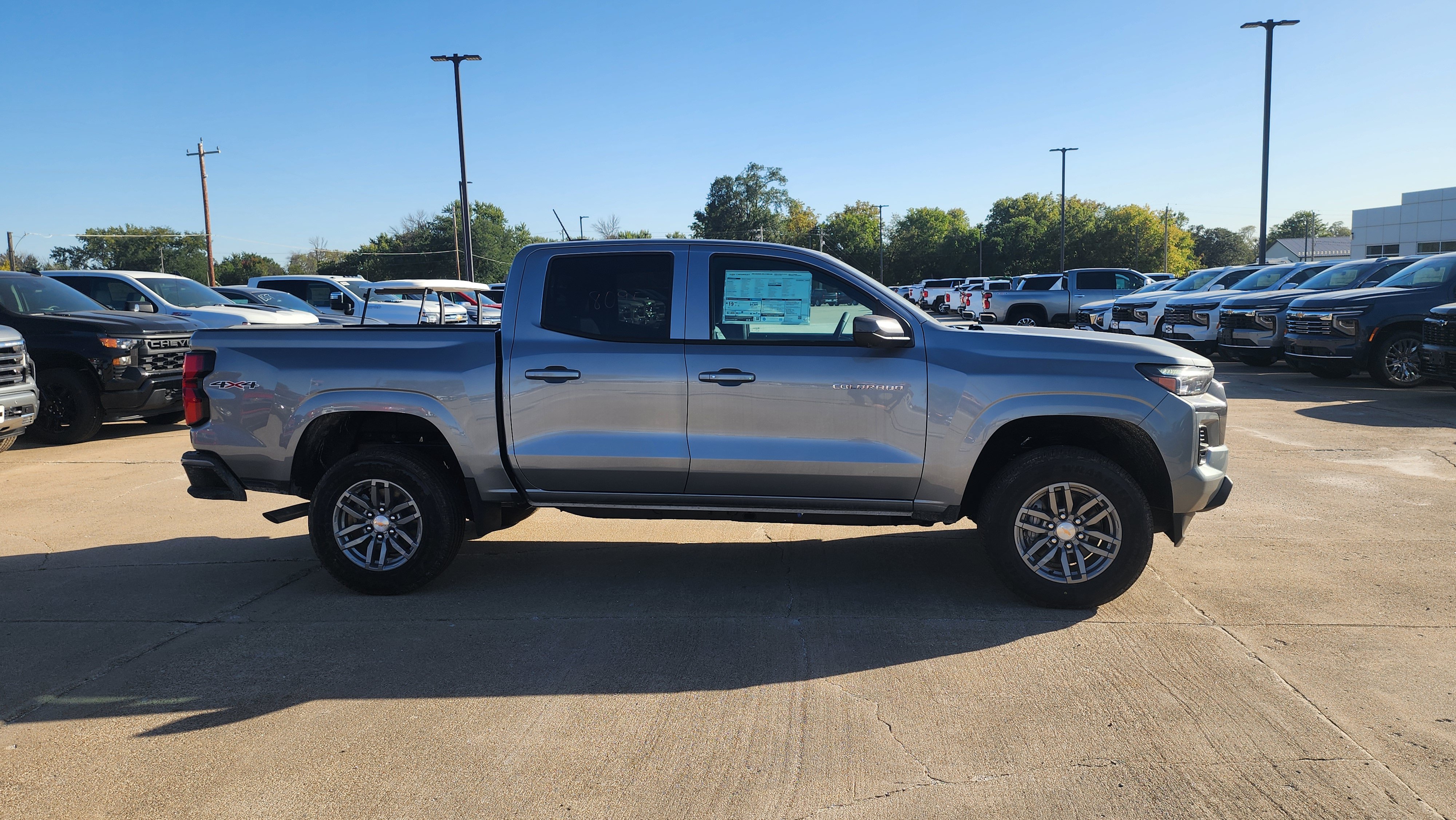 New 2026 Chevrolet Colorado LT w/ LT Convenience Package AWD/4WD image 3