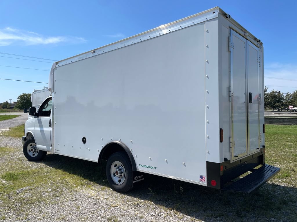 New 2025 GMC Savana 3500 w/ Power Convenience Package RWD image 5