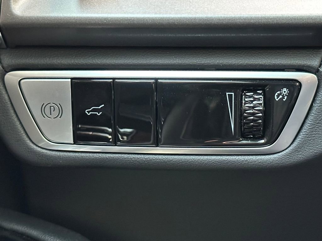 New 2026 Cadillac Vistiq Sport image 32