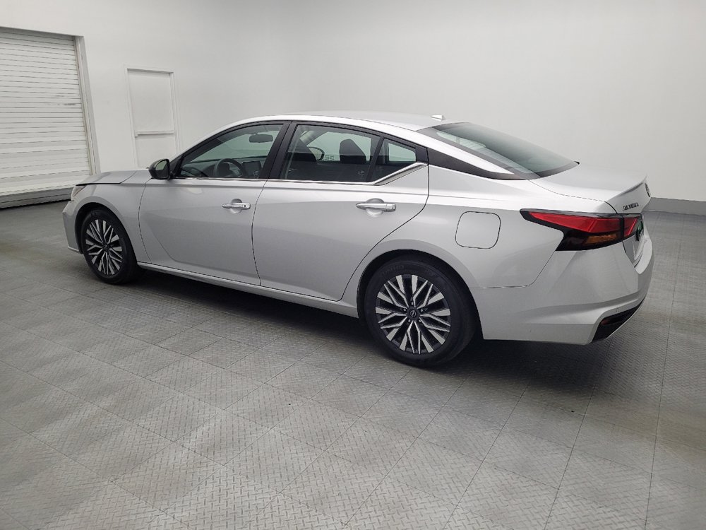 Used 2024 Nissan Altima 2.5 SV image 3