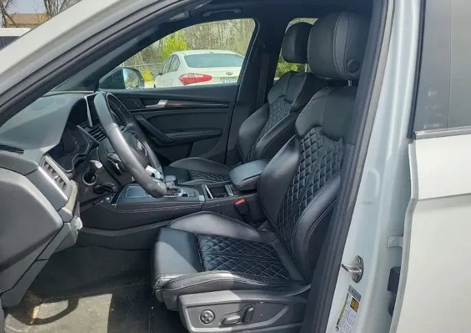 Used 2020 Audi SQ5 Premium Plus w/ Premium Plus Package image 38