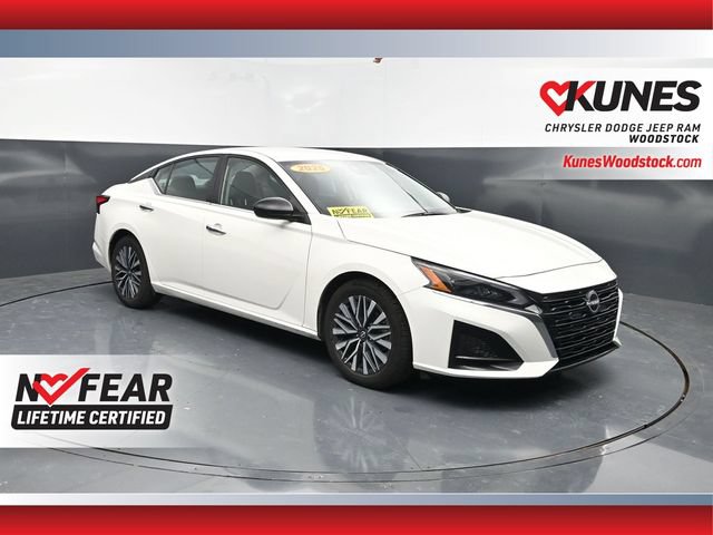 Used 2025 Nissan Altima 2.5 SV FWD image 1
