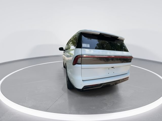 New 2027 Lincoln Navigator Reserve AWD/4WD image 7