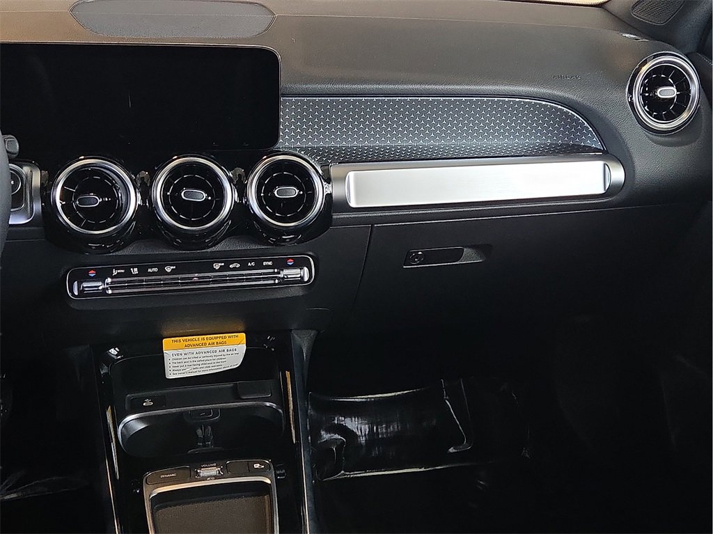 New 2026 Mercedes-Benz GLB 250 image 15