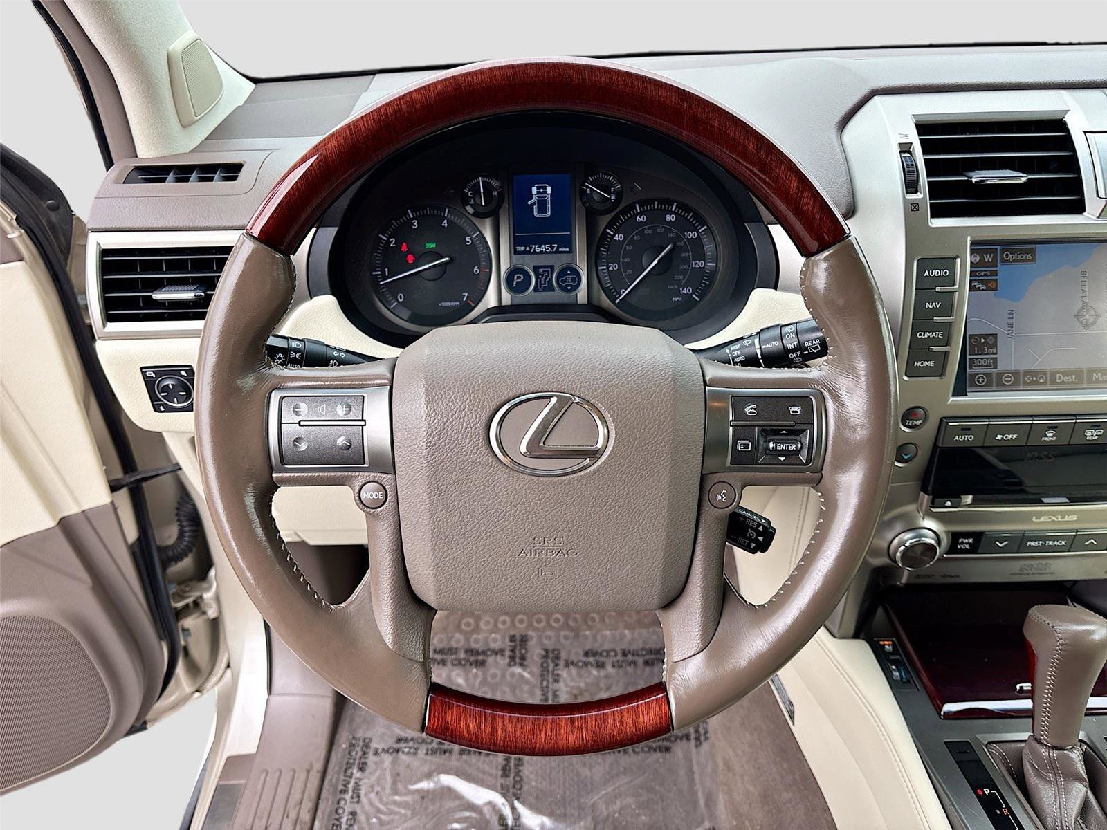 Used 2016 Lexus GX 460 Luxury w/ Preferred Accessory Package AWD/4WD image 11
