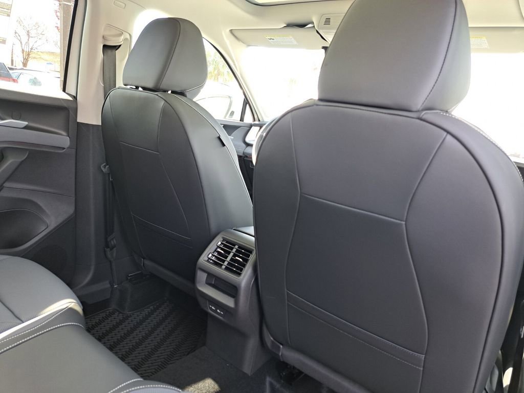 New 2026 Volkswagen Tiguan SE image 22