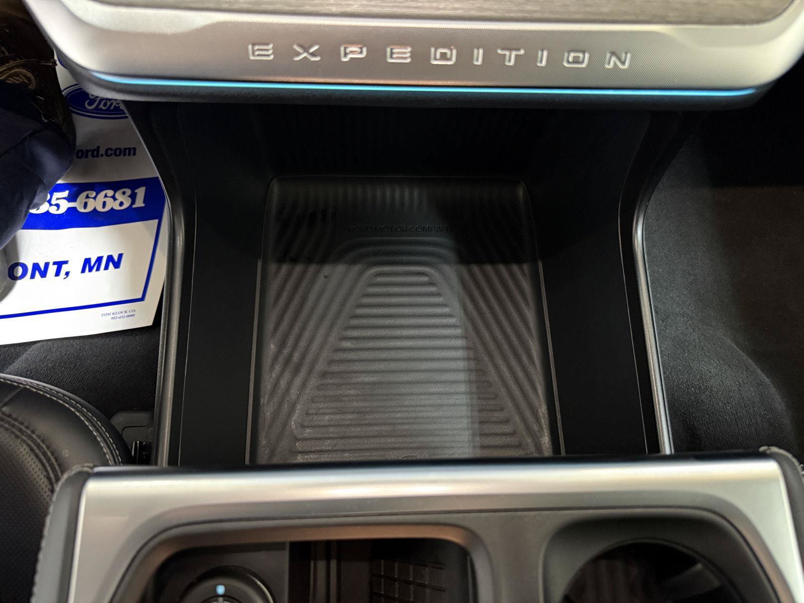 Used 2025 Ford Expedition Max Platinum AWD/4WD image 18