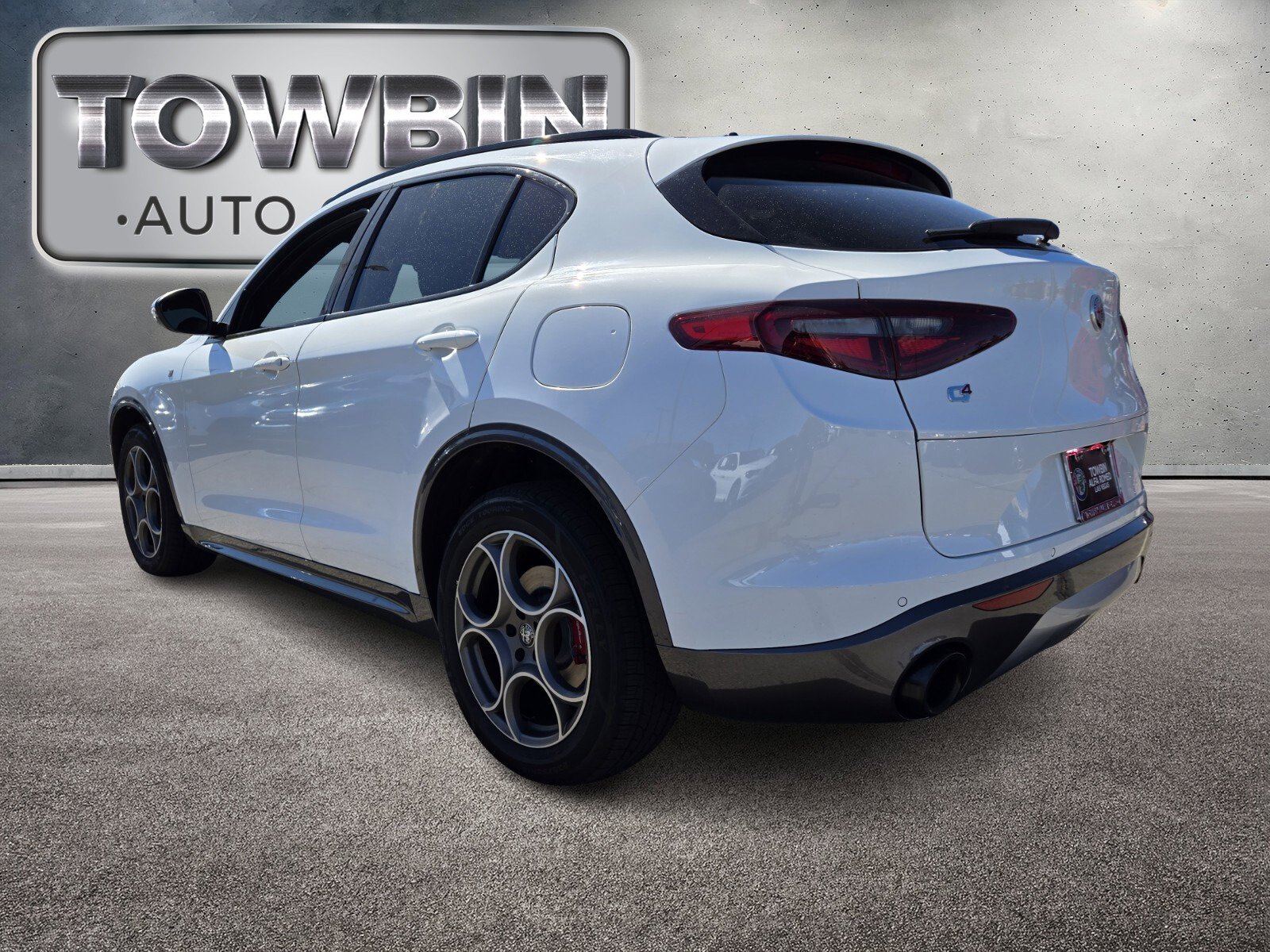 Used 2022 Alfa Romeo Stelvio Ti image 6