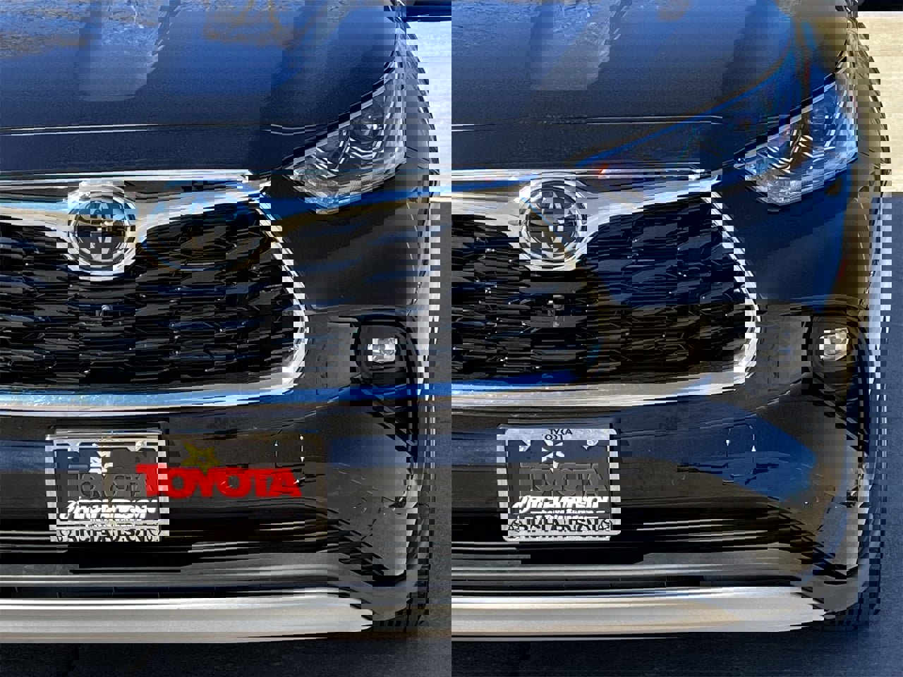 Used 2025 Toyota Highlander Platinum image 8