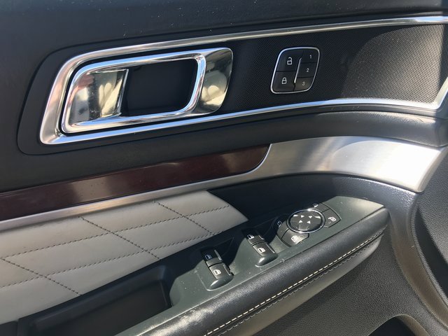 Used 2019 Ford Explorer Platinum image 6