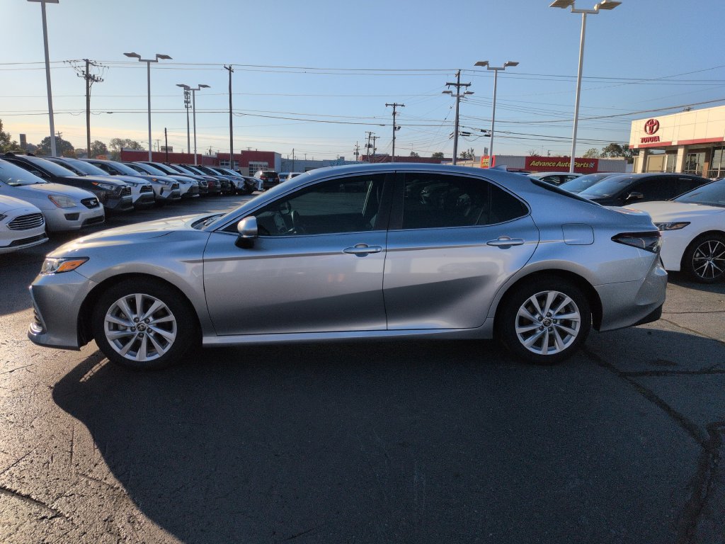 Used 2024 Toyota Camry LE w/ Convenience Package FWD image 2