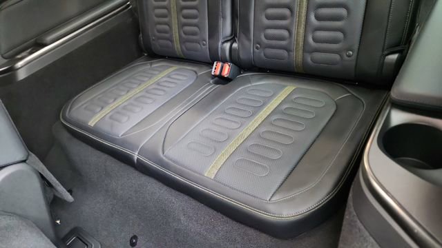 Used 2024 Rivian R1S Adventure image 31