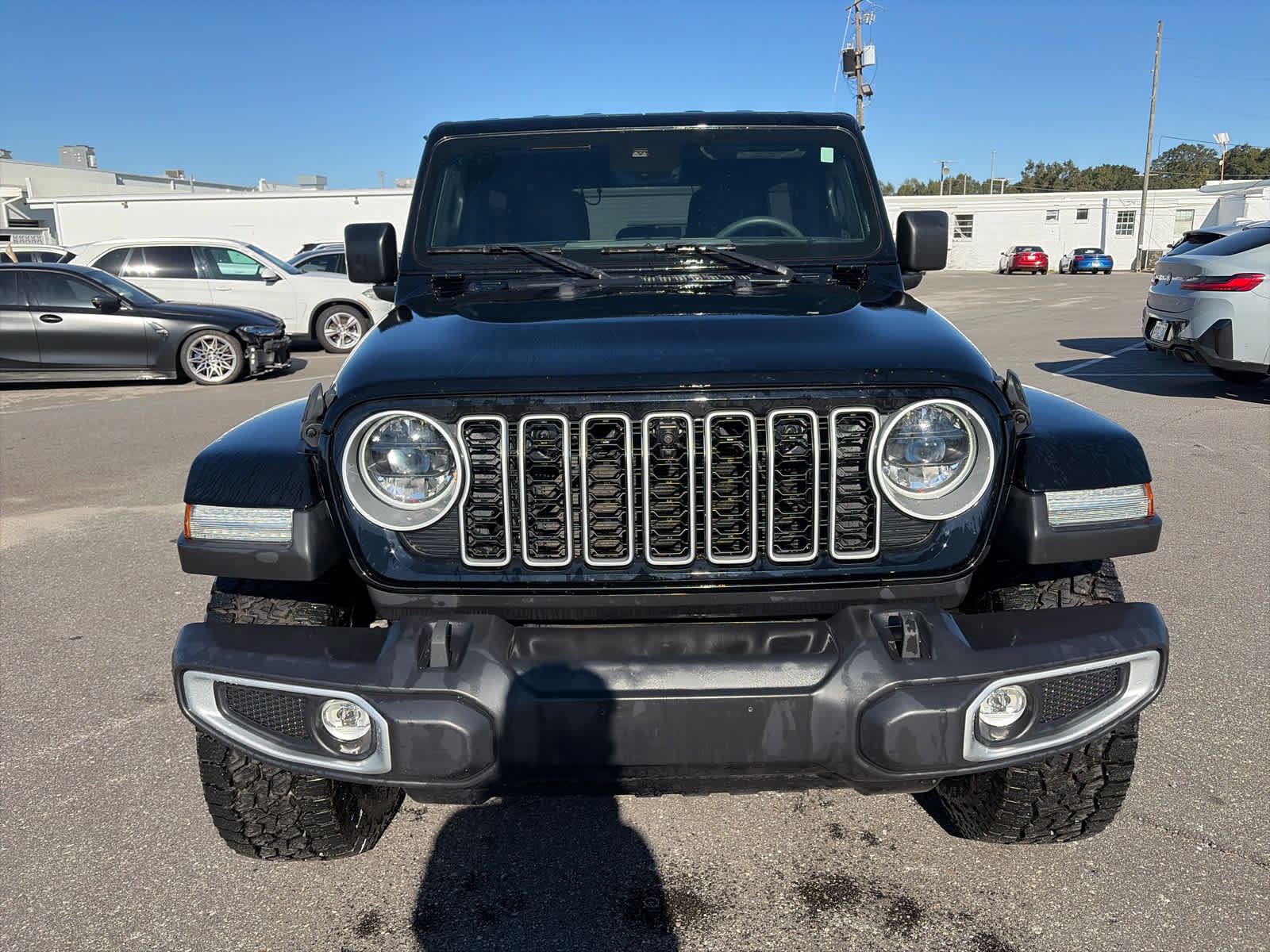 Used 2024 Jeep Wrangler Unlimited Sahara w/ Technology Group AWD/4WD image 2