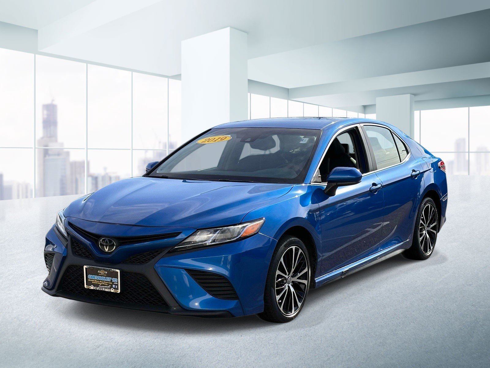 Used 2019 Toyota Camry SE FWD image 1
