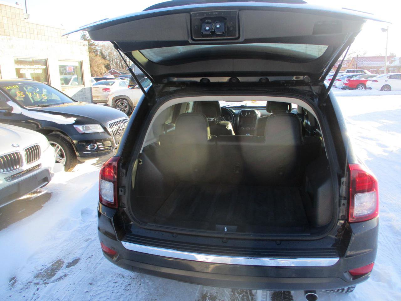 Used 2017 Jeep Compass High Altitude AWD/4WD image 7