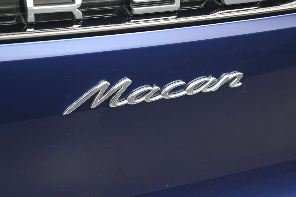 Used 2025 Porsche Macan AWD/4WD image 9