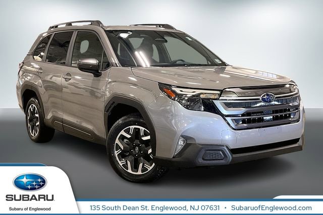 Used 2025 Subaru Forester Premium image 1