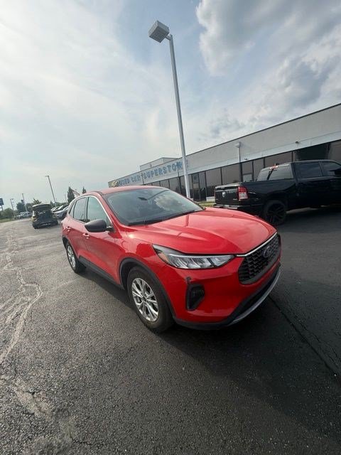 Used 2024 Ford Escape Active FWD image 2