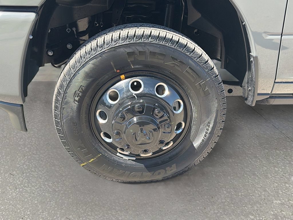 New 2026 RAM 3500 Laramie AWD/4WD image 40