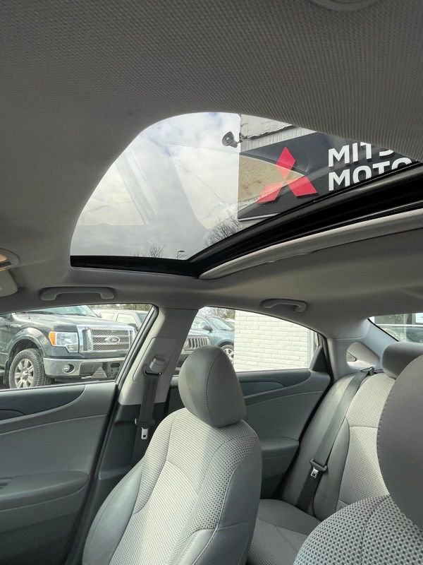 Used 2011 Hyundai Sonata SE w/ Navigation & Sunroof Pkg 4 image 10