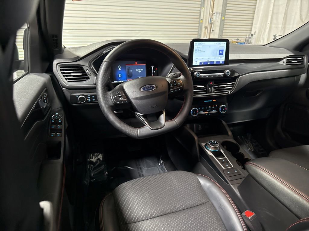 Used 2025 Ford Escape ST-Line FWD image 17